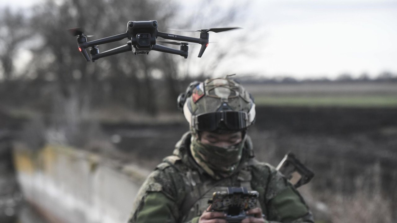 Revista avalia a eficácia de uso por forças russas de drones lançadores de cortina de fumaça