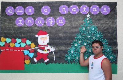 Alunos da Educação Especial de Marechal produzem decorações natalinas com materiais recicláveis