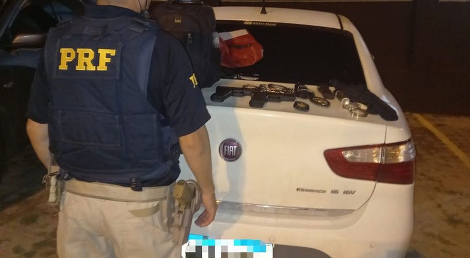 Três homens disfarçados de autoridades da Justiça e Polícia Civil são presos em Sergipe / Foto: Foto: PRF/SE