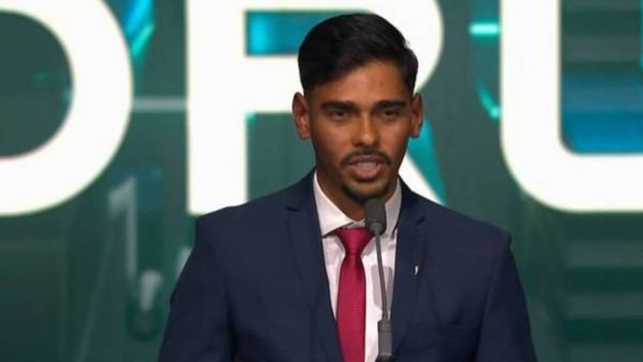 Guilherme Madruga ganha o Prêmio Puskás horas depois de ser anunciado no Cuiabá