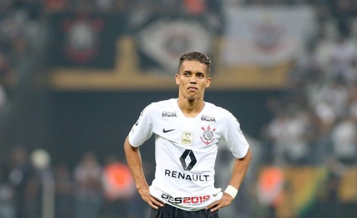 Corinthians confirma venda de Pedrinho ao Benfica
