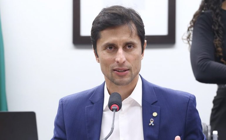 Comissão aprova uso de recursos de multas de trânsito para custear CNH de pais de pessoas com deficiência