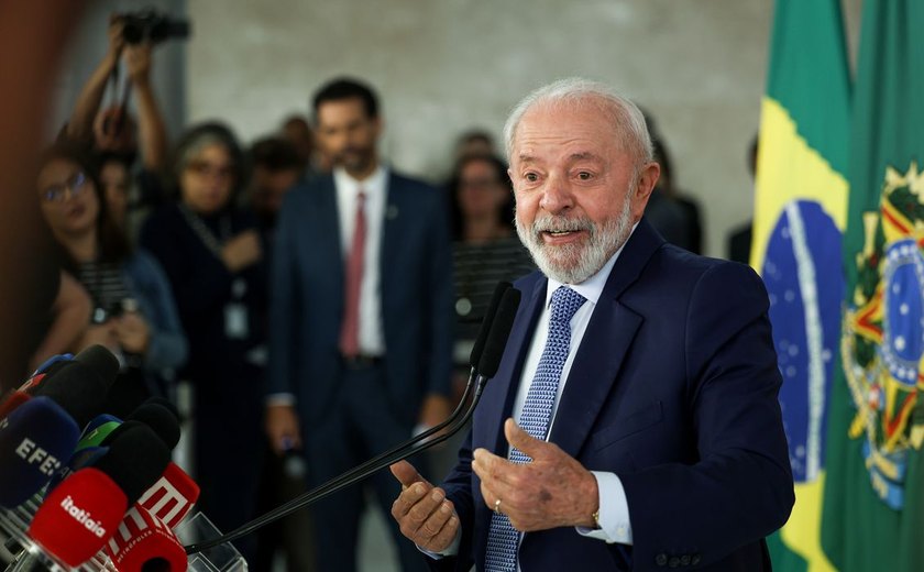 Vamos baixar o custo de vida, afirma Lula