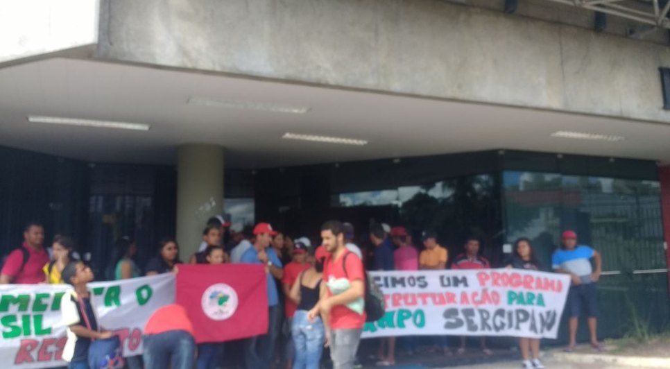 Manifestantes ocupam Palácio
