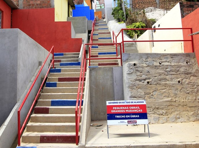 Obras de mobilidade completam um ano com cerca de 7 km de escadarias construídas em Maceió
