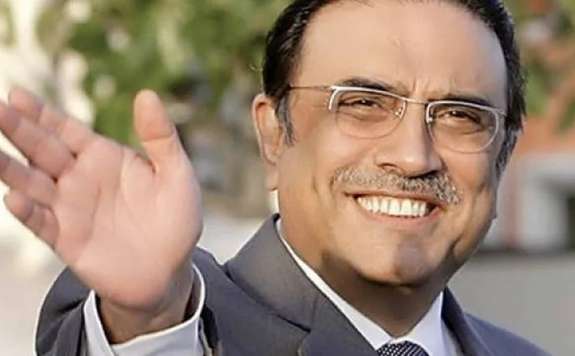 Paquistão elege Asif Ali Zardari como presidente pela segunda vez