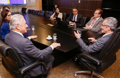 Presidente do TJAL recebe equipe do aplicativo Guardião Familiar