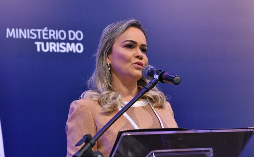 Daniela Carneiro assume pasta pregando união, inclusão e reconstrução do setor