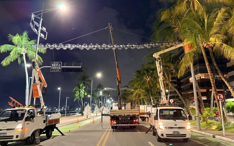 Prefeitura de Maceió finaliza montagem do Natal de Todos Nós 2025