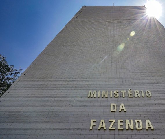 Governo Lula amplia pacote econômico e acende alerta do mercado em ano eleitoral