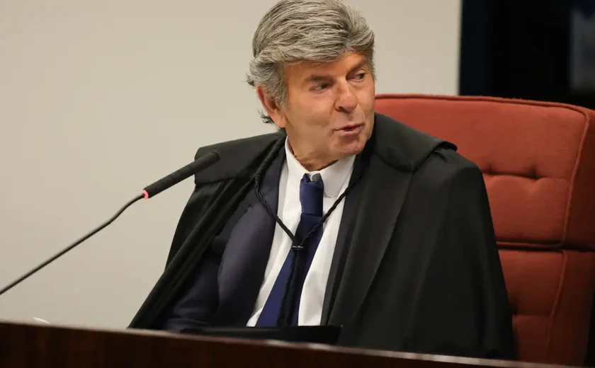Fux vota por anular processo contra Bolsonaro e aliados por suposto complô golpista