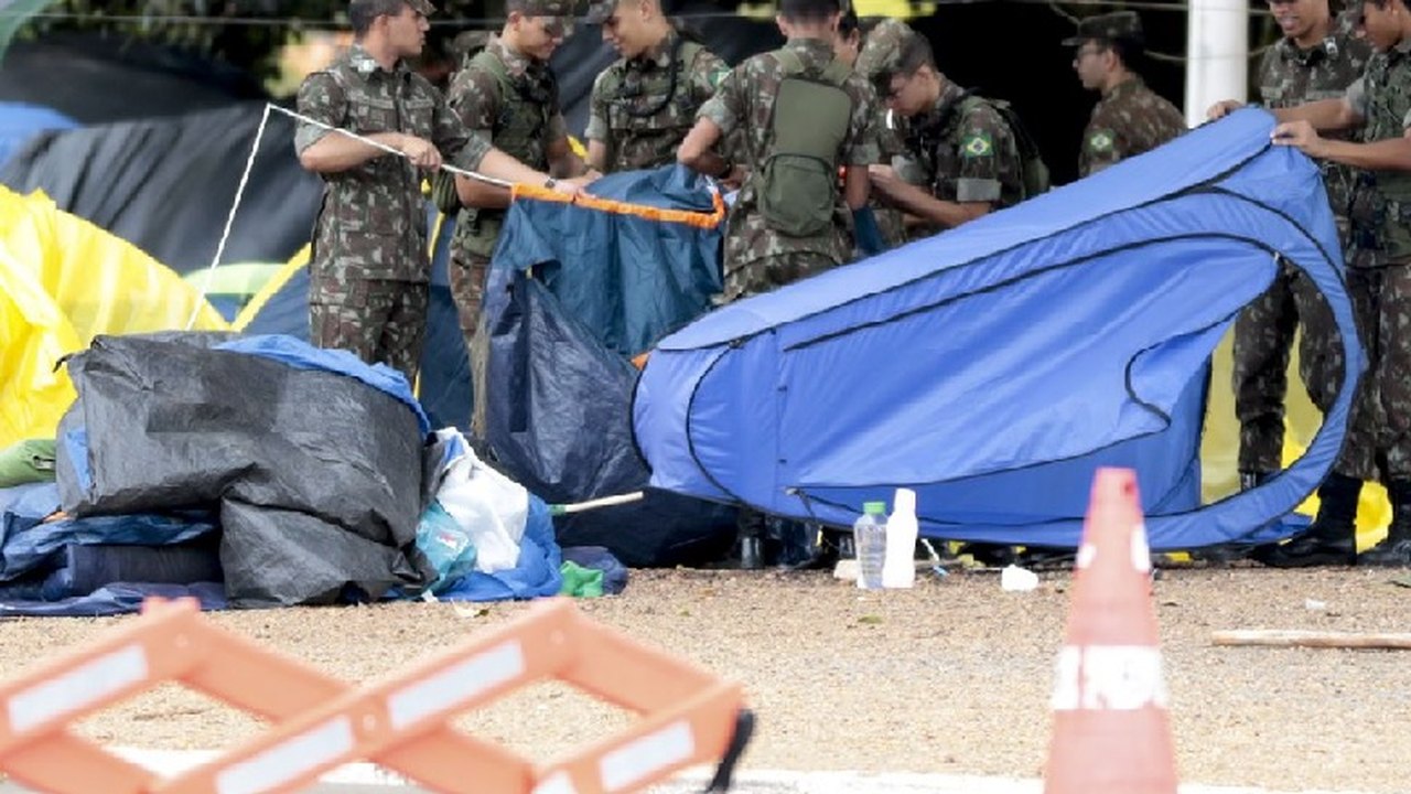 Acampamento do QG do Exército no DF é desmontado; número de presos vai a 1,2 mil