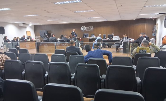Homem que assassinou esposa há 23 anos é condenado a 30 anos de prisão Homem que assassinou esposa há 23 anos é condenado a 30 anos de prisão