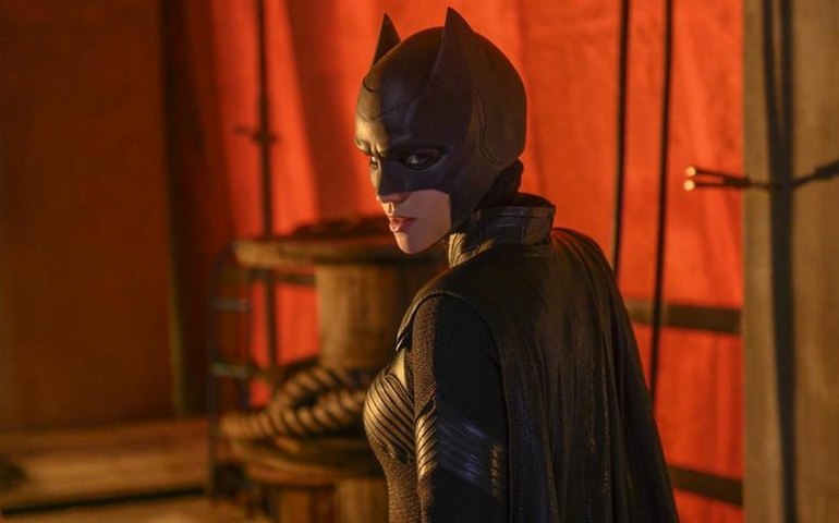 Ex-Batwoman, Ruby Rose denuncia abusos e morte de dublês na série da DC