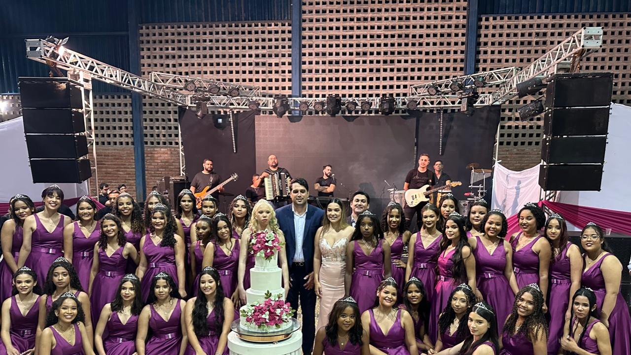 Sonho de Menina: Prefeitura de Santana do Mundaú promove festa de 15 anos para 40 debutantes