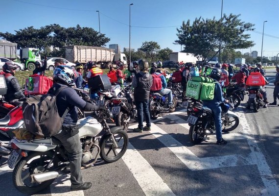 Em dia de greve, motoboys protestam em SP; aplicativos falam em operação normal