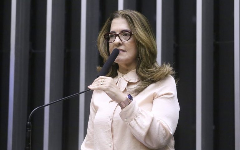 Câmara aprova projeto que reforça medida protetiva em caso de aproximação do agressor