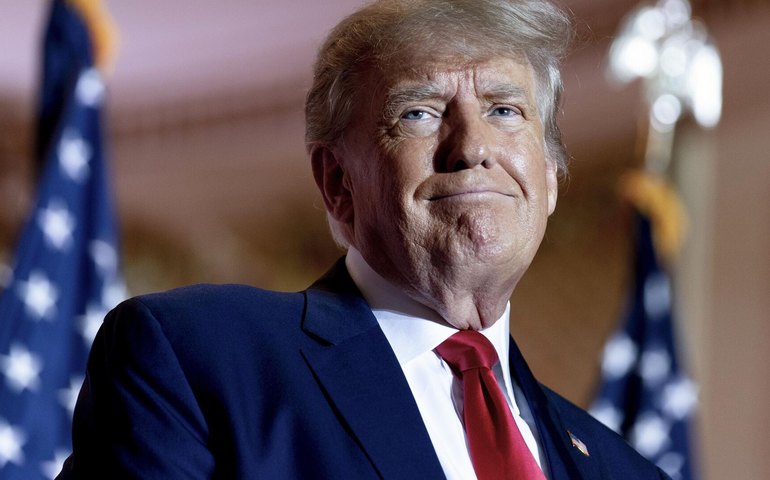 Trump diz que vai impor  tarifa de 25% sobre todos os caminhões pesados