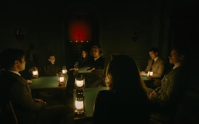 Poirot volta da aposentadoria no ousado 'A Noite das Bruxas'