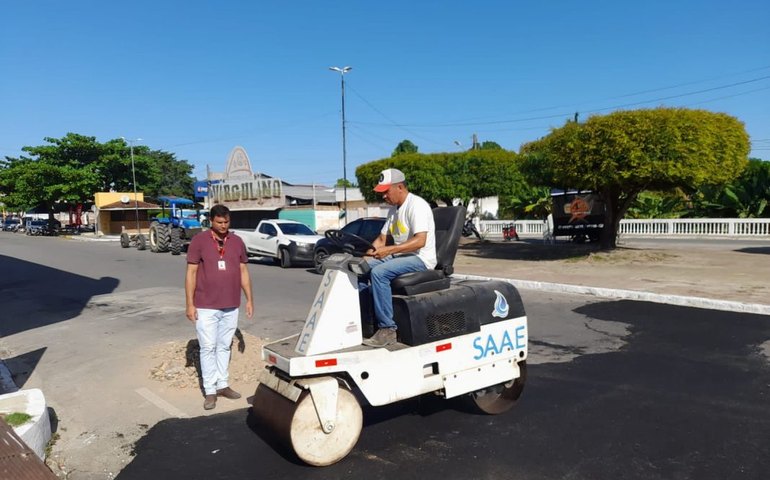 Prefeitura de Penedo realiza operação tapa-buracos com asfalto
