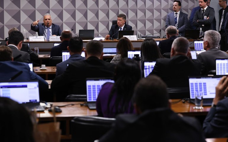 Mendonça proíbe CPMI do INSS de acessar dados de Vorcaro em sala-cofre