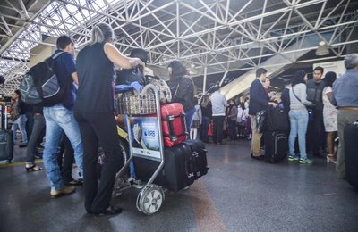 Consumidor tem até hoje para comprar passagem com franquia de bagagem garantida