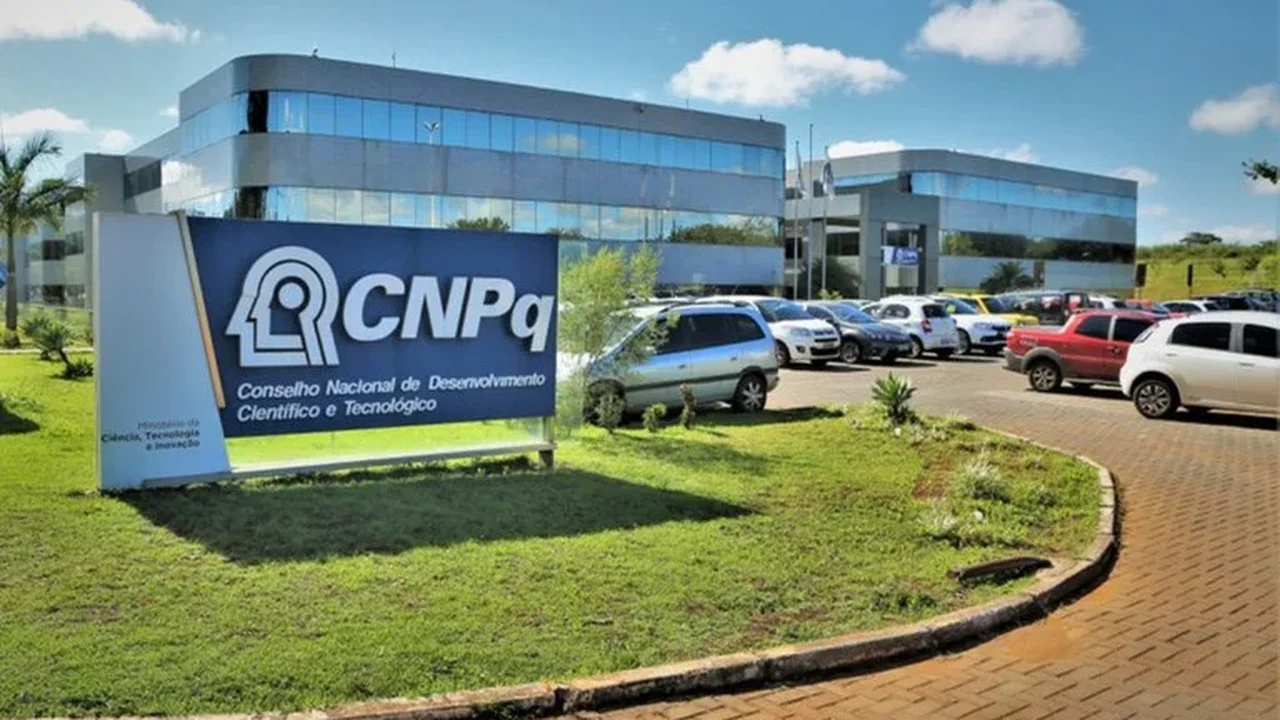 Veja critérios que ex-bolsistas devem cumprir para renegociar dívidas com CNPq e Capes
