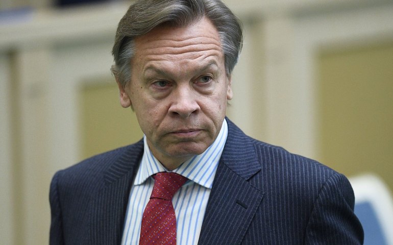 União Europeia ignora escândalos de corrupção para manter apoio a Kiev, afirma senador russo