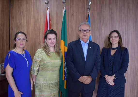 Presidente do TCE/AL recebe visita da nova superintendente da Polícia Federal em Alagoas