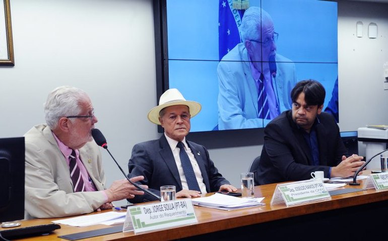 Dnit anuncia, para junho, licitação de duplicação da BR-101 e contrato para pavimentar a BR-030 na Bahia