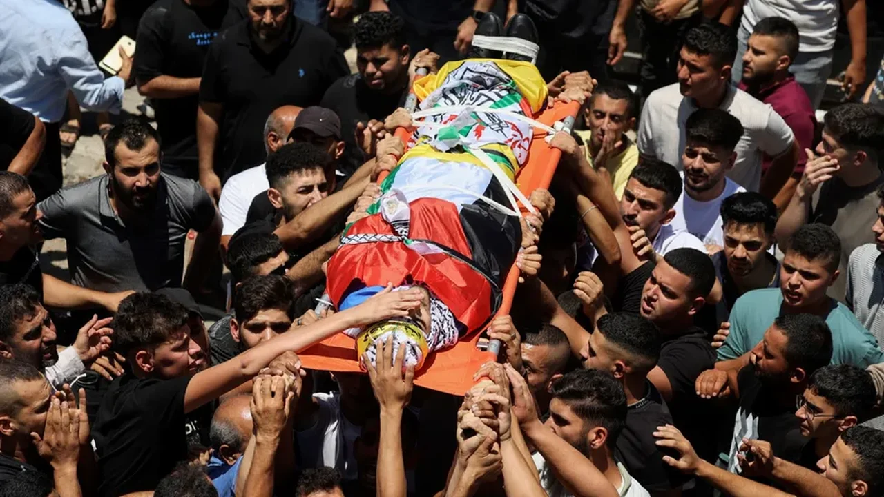 Forças israelenses matam jovem palestino de 18 anos na Cisjordânia