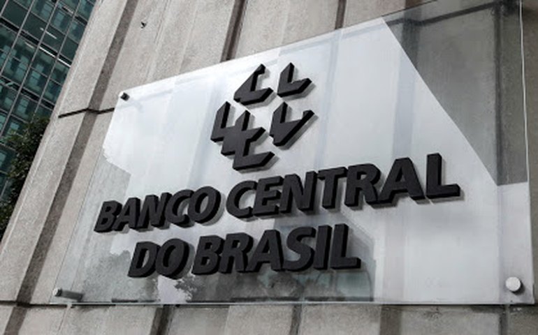 Projeção de queda do PIB de 2020 passa de 5,77% para 5,66% no Focus do BC