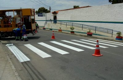 Prefeitura de Maceió investe em sinalização para melhorar segurança viária