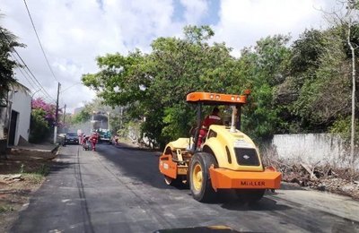 Obras de pavimentação seguem no bairro do Tabuleiro