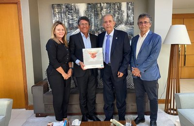 Desembargador Celyrio Adamastor faz visita de cortesia a empresa Reviver de administração prisional