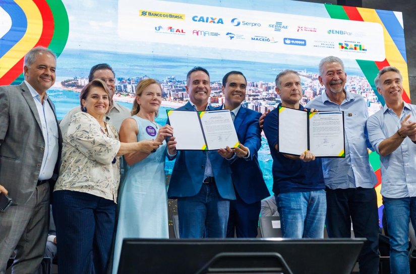 Caravana Federativa autoriza duplicação de rodovias e anuncia R$ 11 bilhões em obras para AL