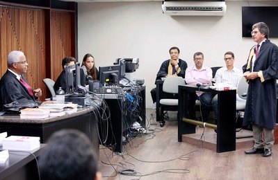 Juri popular inocenta, por unanimidade, ex-vereador de Rio Largo e o tio, acusados de homicídio