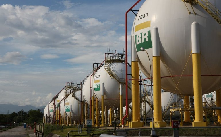 Gás para as distribuidoras terá queda de 14%, anuncia Petrobras