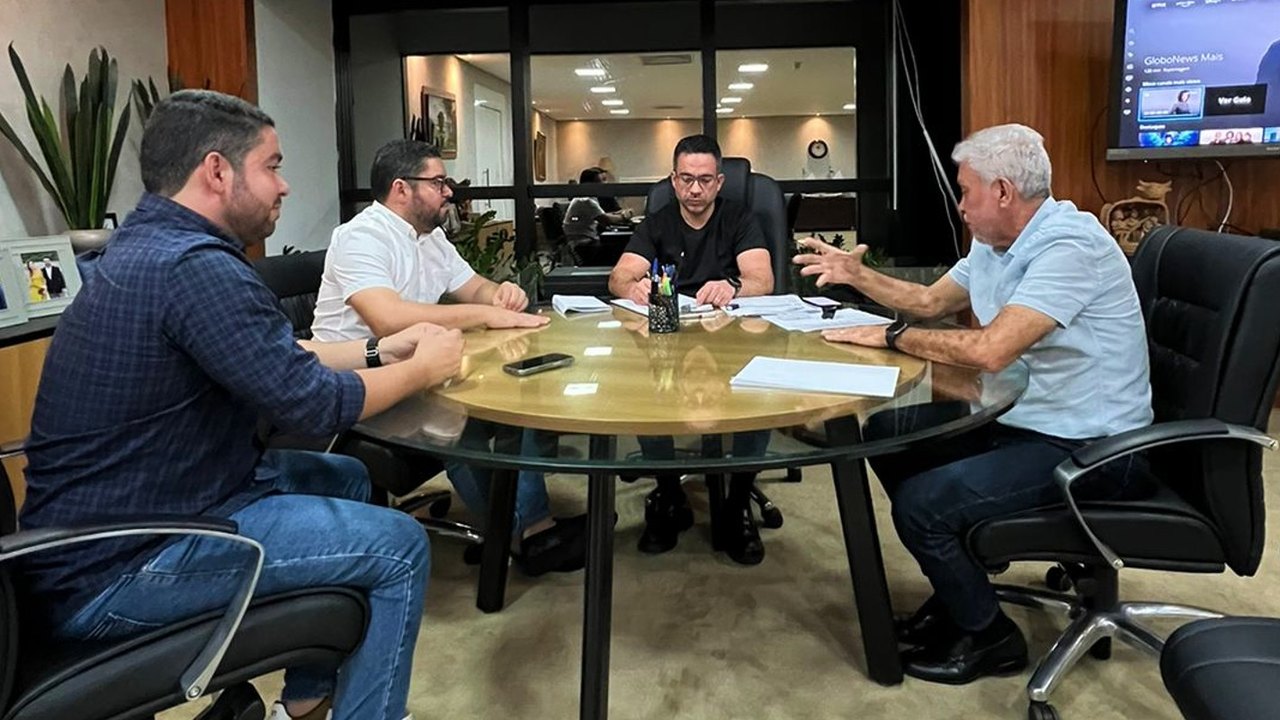Em reunião com João Victor, govenador garante retomada de obras e novos investimentos