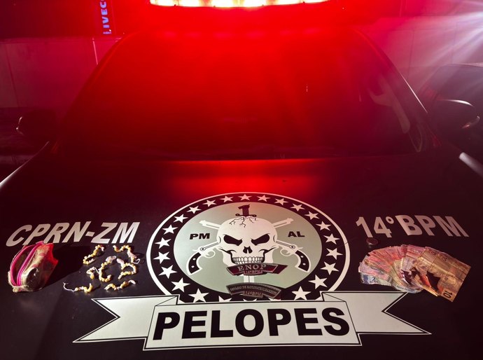PM apreende quase 100 pedras de crack e recupera moto roubada em Messias