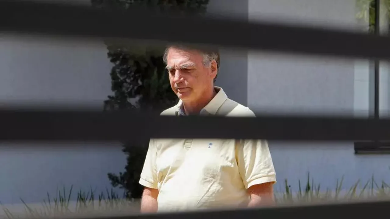 Ex-presidente Bolsonaro recebe alta após cirurgia no ombro