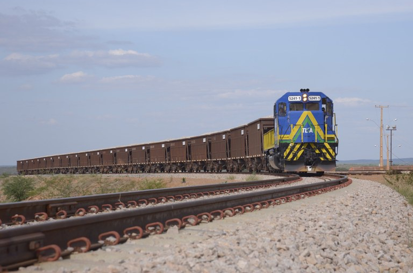 Leilão levanta R$ 800 milhões para ferrovia Transnordestina