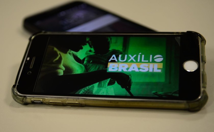 Auxílio Brasil é pago hoje a beneficiários com NIS final 4