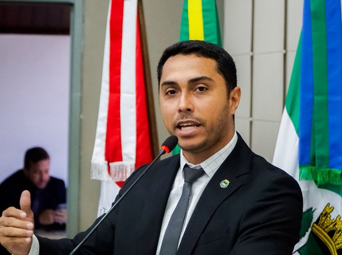 Vereador denuncia que trabalhadores do Shopping Popular estão no prejuízo após furtos de cabos de energia