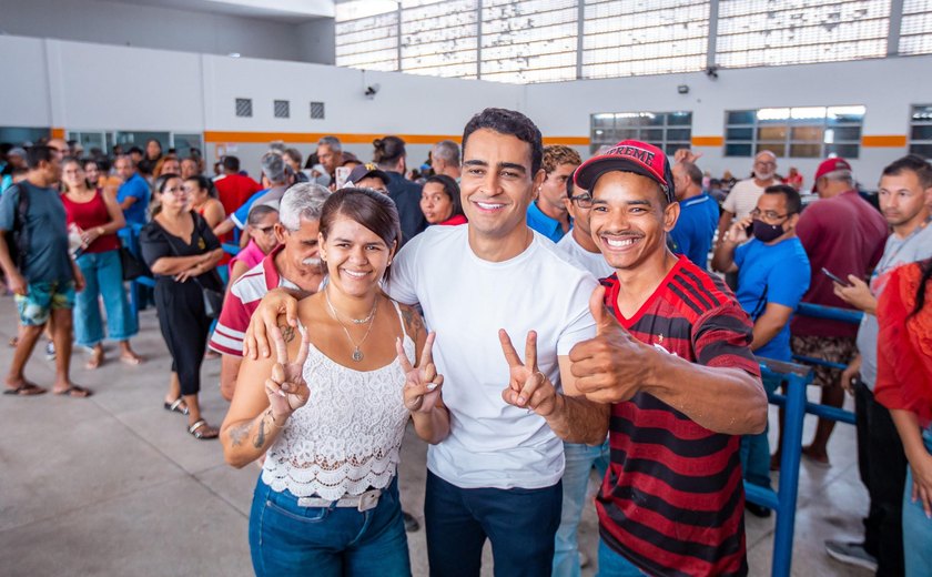 Prefeito JHC visita Restaurante Popular do Centro e destaca ampliação de serviço em Maceió