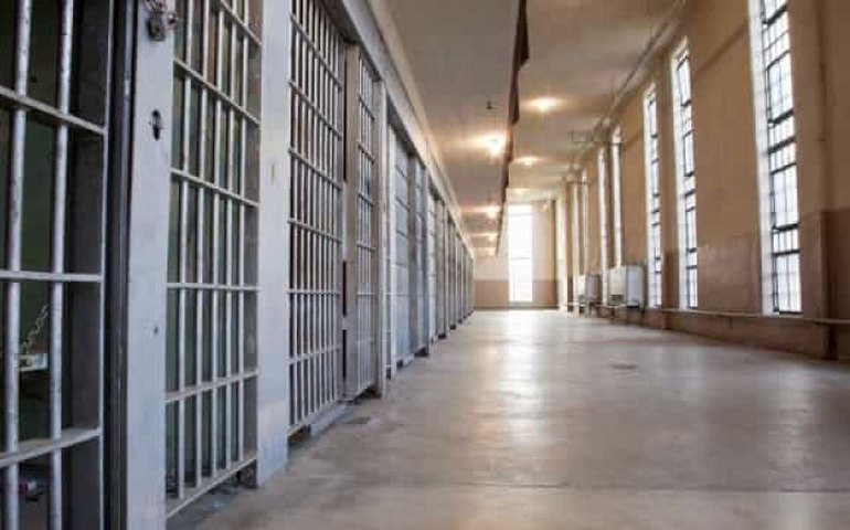 Defensoria pública de SP pede ao STJ habeas corpus coletivo para idosos presos