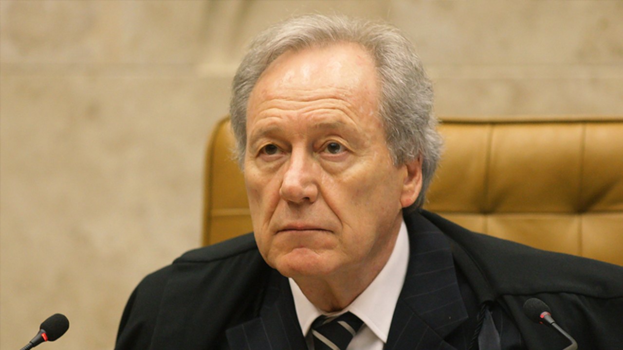Presidente do STF marca para amanhã reunião com Cunha e líderes da oposição