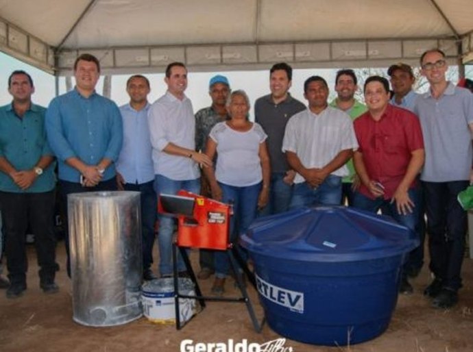 Carneiros inaugura Sistema Simplificado de Abastecimento de Água na zona rural