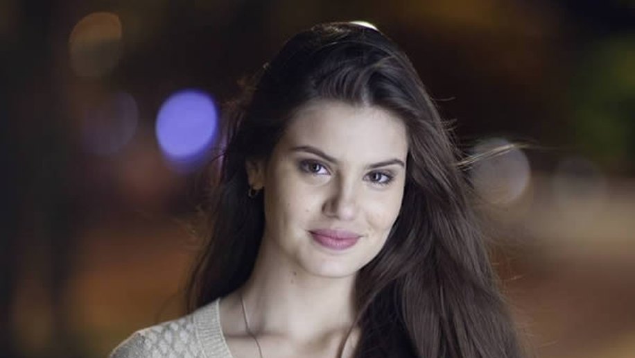 Camila Queiroz se prepara para dar vida à protagonista de Pega Ladrão