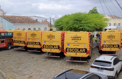 Prefeitura de Penedo entregará 10 ônibus escolares e 40 geladeiras industriais nessa sexta-feira (19)